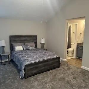 2 Bedroom Loft 10 Min From Downtown Apartment